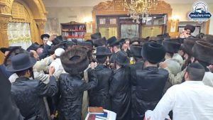 מוצש"ק פרשת שמיני תשפ"ה: הבדלה ברב עם בהיכל ציון רבנו הקדוש באומן